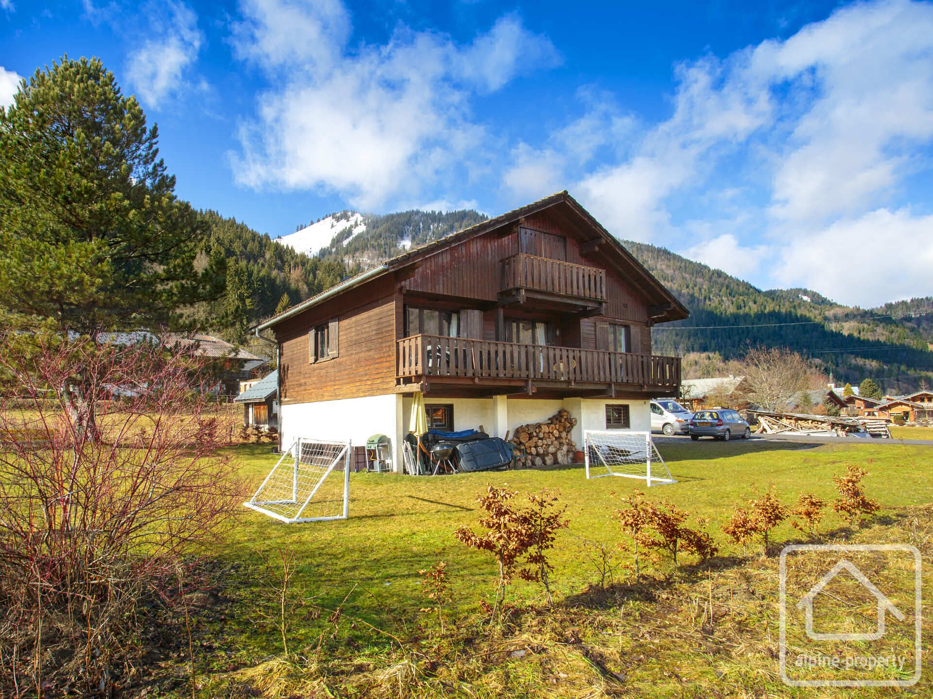 Chalet Le Praz Alpine Property, Agence Immobiliere