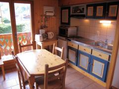 Chalet Amis - (fr)Kitchen and balcony access