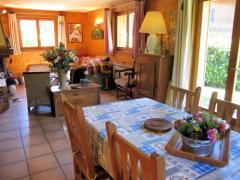 Chalet Beveret - (fr)Dining and living