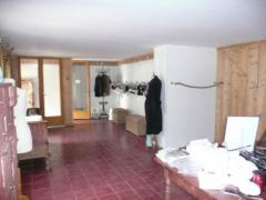 Apartment Centre Ville - (fr)Open plan space, currently used by the boutique.