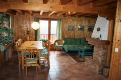 Chalet Dents du Midi - La pièce à vivre (1)