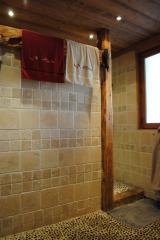 Chalet Frison - Salle de douche (1)