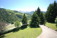Chalet Chamois - Le jardin et vue en été (2)