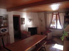 Chalet La Chapeline - (fr)The kitchen and living area