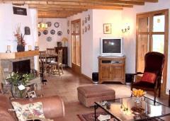 Chalet Le Charnier - (fr)The sitting room and dining area