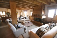 Chalet Chattrix - Le séjour et la cheminée