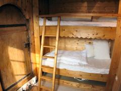 Chalet les Clochettes - (fr)Downstairs bunk room