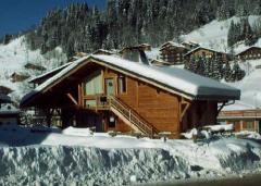 Chalet du Coin - (fr)The back of the chalet, in wintertime