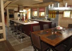 Grand Chalet la Foret - (fr)Another chalet completed by the same developer