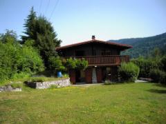 Chalet Frevuard - (fr)Chalet Frevuard and the garden