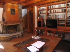 Chalet La Griaz - (fr)Living room and fireplace