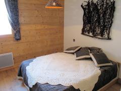 Appt. Le Hameau des Fés #6 - (fr)An example of a finished bedroom