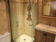 Appt. Le Hameau des Fés #6 - (fr)An example of a finished shower room