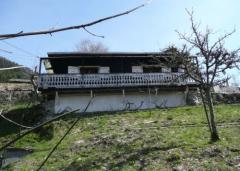 Chalet Etry - (fr)Garden chalet from below, showing balcony