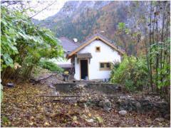 Chalet Jotty - (fr)The side elevation, showing entrance to chalet