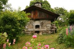 Ferme La Barmaz - Le four au pain dans le jardin