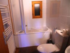 Chalet Lanchettes - (fr)Second floor bathroom