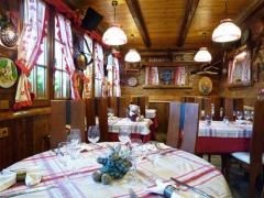 Les Airelles - (fr)The dining room