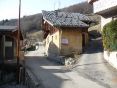 Maison Bas Thex - Depuis le chemin