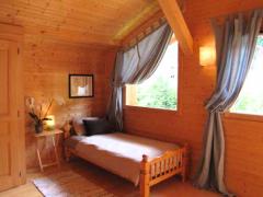 Chalet Marmotte - (fr)Upstairs bedroom