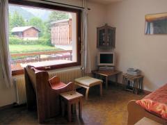 Appt. Morzine 1000 - (fr)The living room with picture window