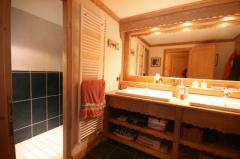 Chalet Nant Cruy - Le salle de bains au rez de chaussée