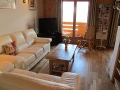 Appt. Outalays - (fr)Sitting area with balcony access
