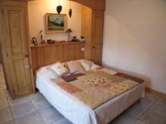 Chalet Plein Sud - (fr)Master bedroom on the ground floor