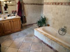 Chalet Plein Sud - (fr)The master bedroom en-suite