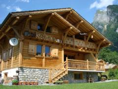 Chalet Plein Sud - (fr)In the summertime, with the views beyond