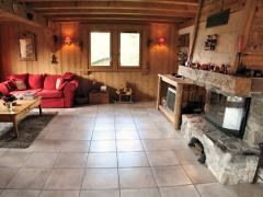 Chalet Plein Sud - (fr)Open plan living with feature fireplace