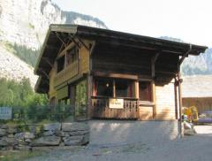 Chalet Requat - (fr)With the cliffs at Prodains behind