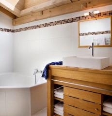 Appt. Silverstone Lodge, Penthouse - (fr)Example - bathroom