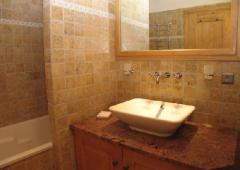 Chalets de la Tannerie, A3 - (fr)Bathroom (example)