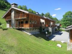 Chalet Tintin - (fr)The other chalets, Tintin is the middle one