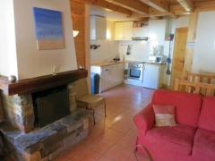 Chalet Tintin - (fr)Main living area and kitchen