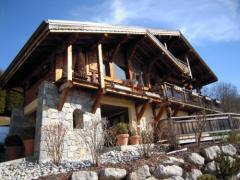 Chalet Van Houcke - (fr)The chalet and front terrace