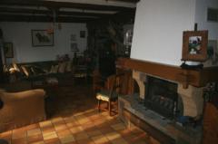 Farm and Barn Van Houcke - (fr)Living room and fireplace